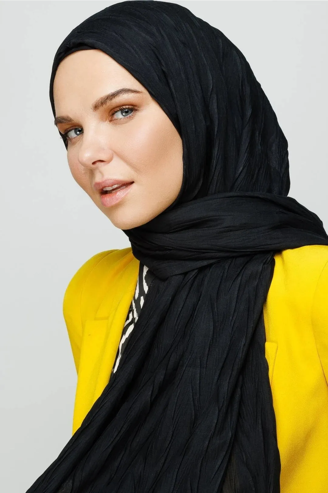 Black Pleated Bamboo Hijab