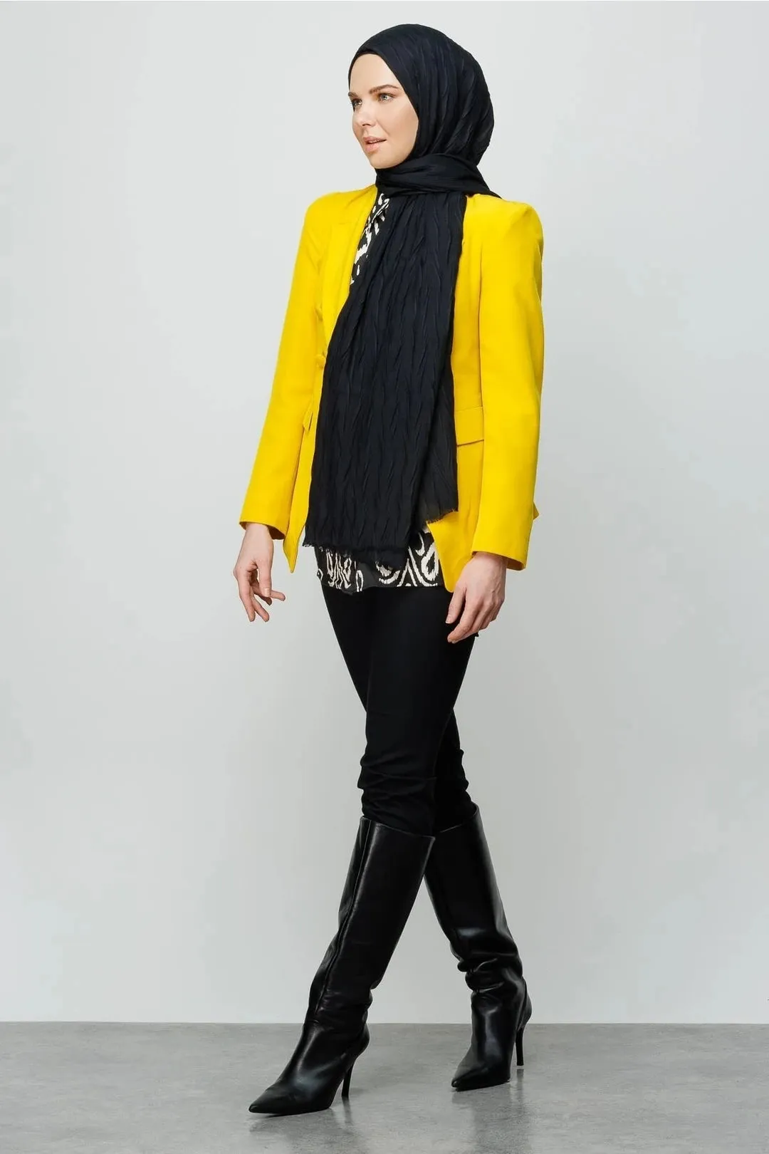Black Pleated Bamboo Hijab