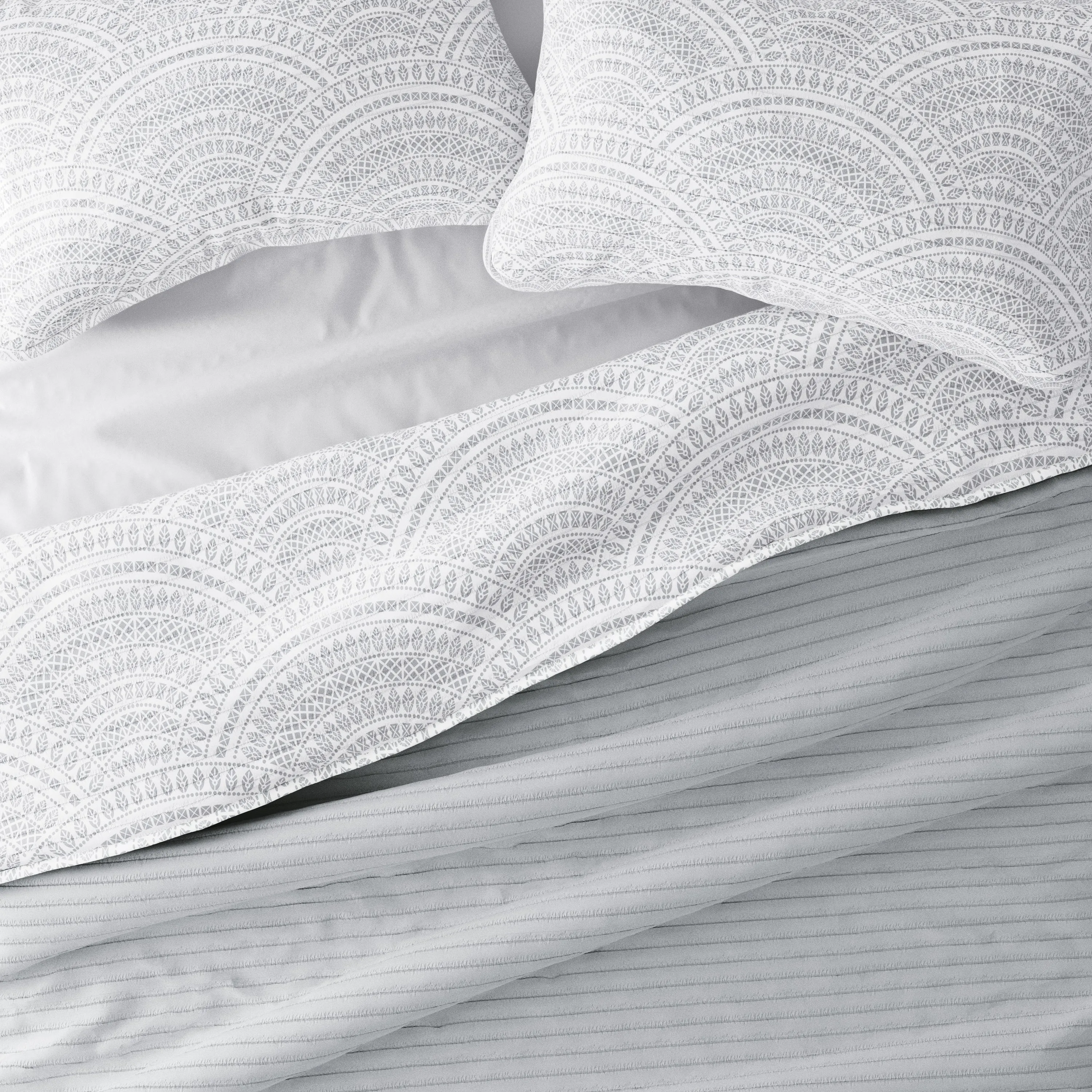 Scallop Reversible Quilted Coverlet Set